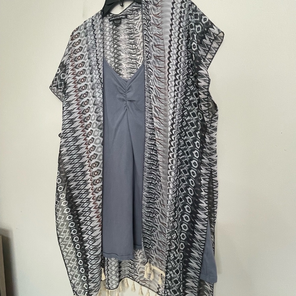torrid Gray V-Neck Ruched Tank Top ~ Size 4  With camisole (‎ Added)~ Summertime